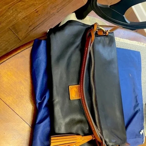 Dooney & Bourke XL Black Satchel EUC - Picture 9 of 9